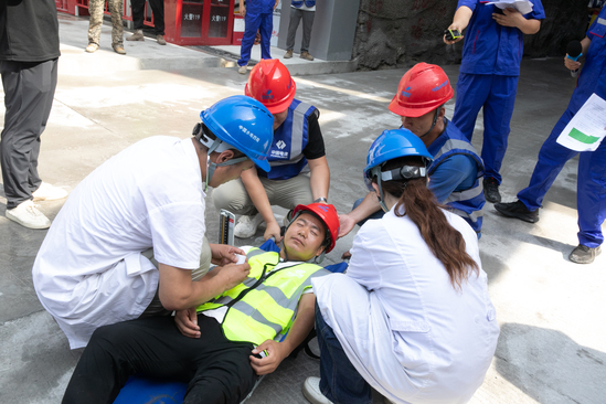 隧洞坍塌事故應急救援演練+2025.7.16+拍攝人劉洋洋 (2).jpg